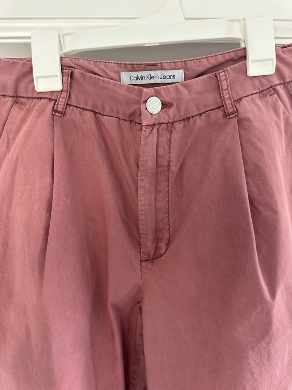 Calvin Klein Jeans Mid-Rise Wide Leg Cotton Chino Pants in Soft Rose
